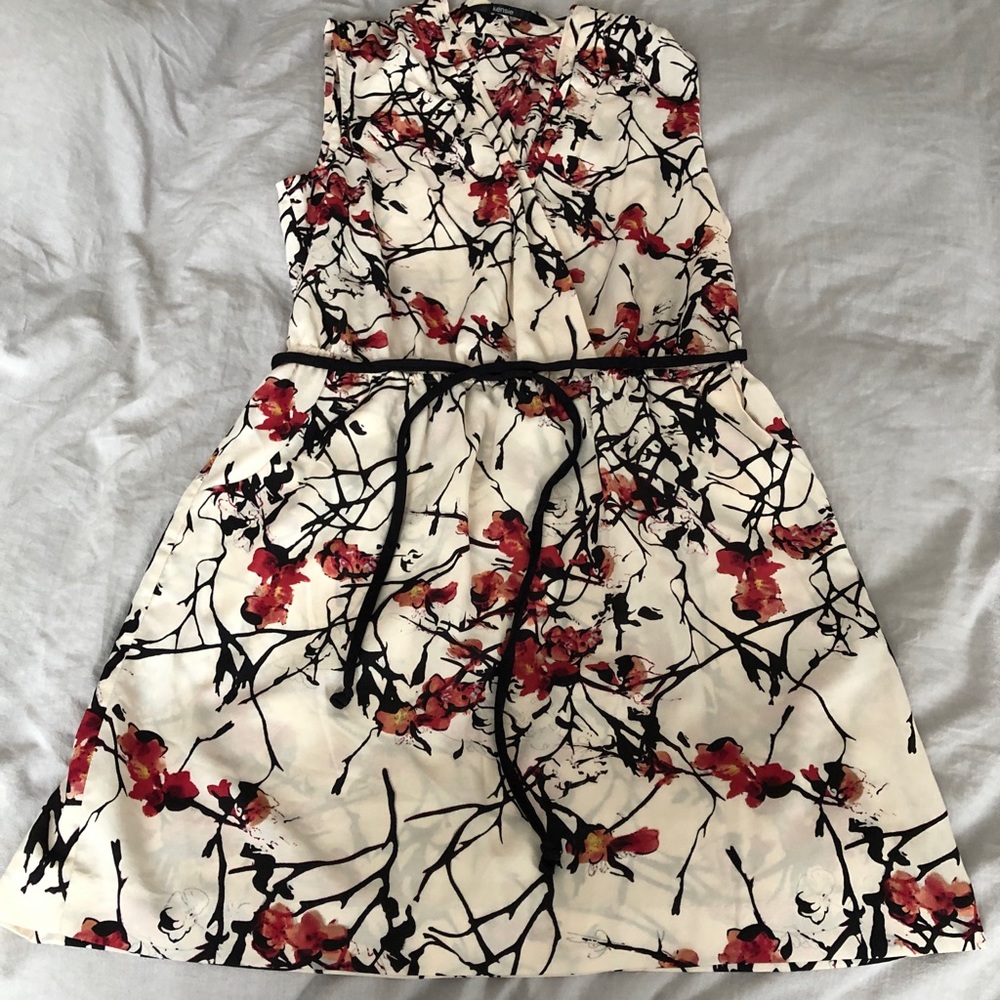 Kensie dress. Cherry flower print. It has pockets! :)